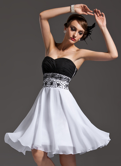 A-Line/Princess Sweetheart Knee-Length Chiffon Cocktail Dress With Ruffle Beading Sequins (016008473)