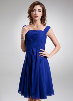 A-formet/Prinsesse Firkantet hals Knelengde Chiffon Cocktailkjole med Frynse (016005845)